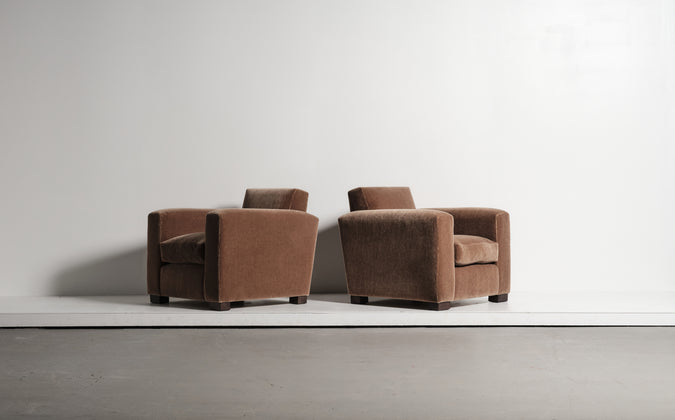 /products/a-pair-of-club-chairs-upholstered-in-pure-mohair