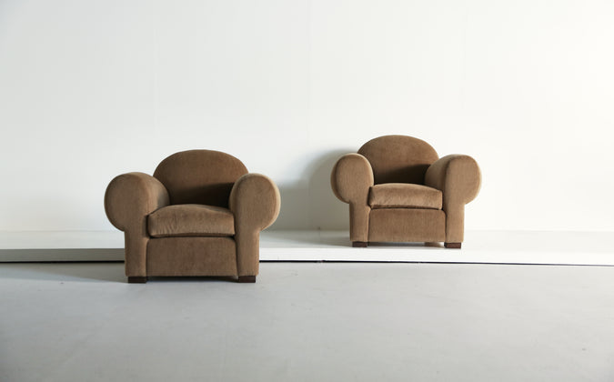 /products/superb-pair-of-club-chairs-upholstered-in-pure-alpaca-fabric