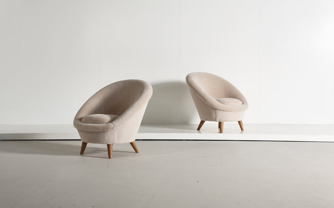 /products/a-pair-of-egg-chairs-upholstered-in-pure-alpaca