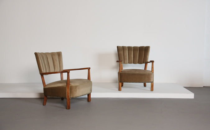 /products/vintage-pair-of-cabinetmaker-lounge-chairs-henning-kjaernulf-denmark-1950s