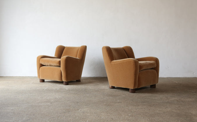 /products/pair-of-armchairs-upholstered-in-pure-mohair