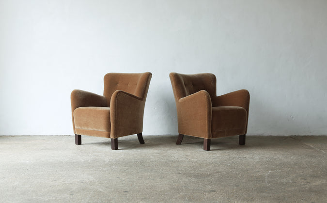/products/pair-of-armchairs-upholstered-in-pure-mohair-1