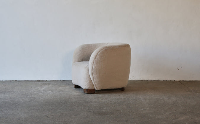 /products/1940s-danish-cabinetmaker-lounge-chair-newly-upholstered-in-alpaca-wool